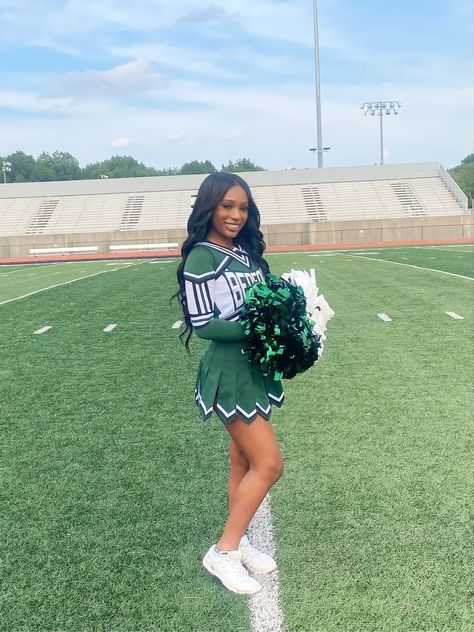 Green And White Cheerleading Uniform, Pom Poms Aesthetic, Green Cheerleader Uniform, Black Cheerleaders, Cheer Pom Poms, Prom Pictures Couples, Pictures Couples, Cheer Ideas, Cute Cheerleaders