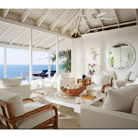 Heaven! Ralph Lauren House, White Apartment, Coastal Living Rooms, Enchanted Home, Beach House Interior, White Living, White Living Room, Design Del Prodotto, White Furniture