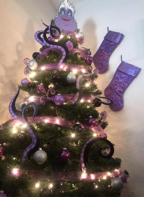 Disney Christmas Tree Theme, Disney Diy Christmas Ornaments, Unique Christmas Trees Themes, Ariel Ursula, Mermaid Christmas Tree, Unusual Christmas Trees, Geek Christmas, Purple Christmas Tree, Disney Christmas Decorations