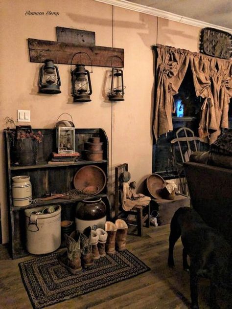 Pretty Primitive Decor In Mobile Home Primitive Homes Interiors, Primitive Home Decorating, Prim Kitchen, Primitive Dining Rooms, Primitive Bedroom, Primitive Country Homes, Primitive Living Room, Rustic Decorating, Primitive Living