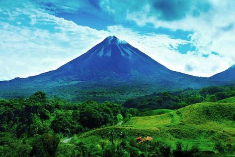 Volcano Projects, Sky Adventure, Arenal Volcano, Flamingo Beach, Nature Tour, Costa Rica Travel, Adventure Tours, Best Places To Visit, Beach Fun