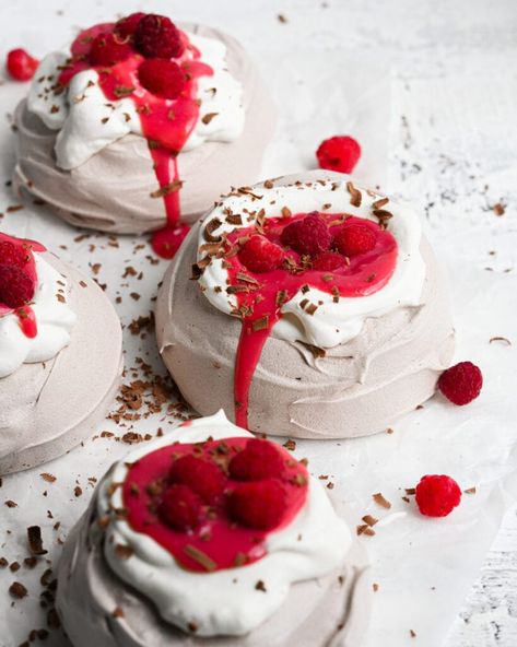 Mini Chocolate Pavlovas | Buttermilk by Sam Recipes Buttermilk, Raspberry Whip, Raspberry Whipped Cream, Chocolate Pavlova, Peanut Butter Icing, Rainbow Cakes, Peanut Butter Cupcakes, Butter Cupcakes, Chocolate Marshmallow