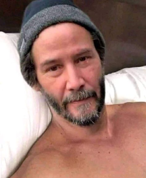 Keanu Reeves Body, Keanu Reeves News, Keanu Reeves Pictures, Keanu Reeves Life, Itunes Card, Cool Nike Wallpapers, Paul Hollywood, Bra Image, Video Call With Boyfriend Screen Photo