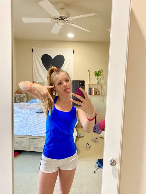 Lululemon Racerback Tank Outfit, Lululemon Tank Top Outfit, Racerback Tank Outfit, Lulu Shorts Outfit, Lululemon Shorts Outfit, Soccer Fits, Lulu Lemon Outfits, Lulu Girls, Lemon Outfit