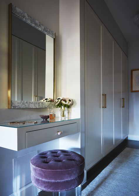 Built-in makeup vanity ideas - 10 luxe small space designs | Livingetc Built In Makeup Vanity In Bedroom, Built In Makeup Vanity In Closet, Built In Makeup Vanity Ideas, Closet With Vanity Built In, Built In Vanity In Bedroom, Make Up Vanities, Closet With Vanity, Small Walk In Wardrobe, Built In Makeup Vanity