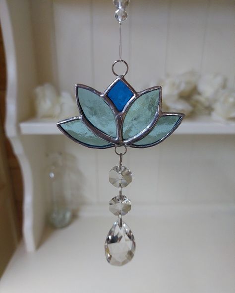 This Suncatchers item by MeadowMoonGlass has 65 favorites from Etsy shoppers. Ships from United Kingdom. Listed on Jun 3, 2024 Stained Glass With Crystals, Stained Glass Lotus, Glass Lotus Flower, Eastern Religions, Stained Glass Lighting, Lead Light, Diy Stained Glass Window, Flower Suncatcher, Stained Glass Patterns Free