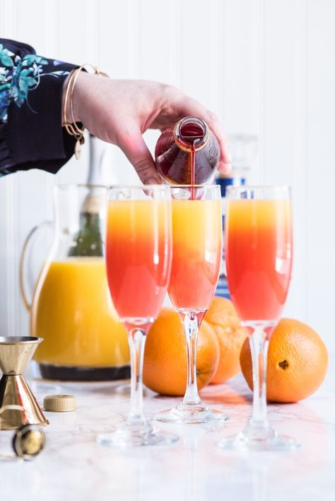 Tequila Sunrise Mimosa Recipe | Mimosa recipes, brunch recipes, Easter recipes, entertaining tips, party ideas and more from @cydconverse Sunrise Mimosa, Mimosa Recipes, Recipes Brunch, Recipes Easter, Mimosa Recipe, Brunch Drinks, Breakfast Party, Recipe Simple, Brunch Cocktails