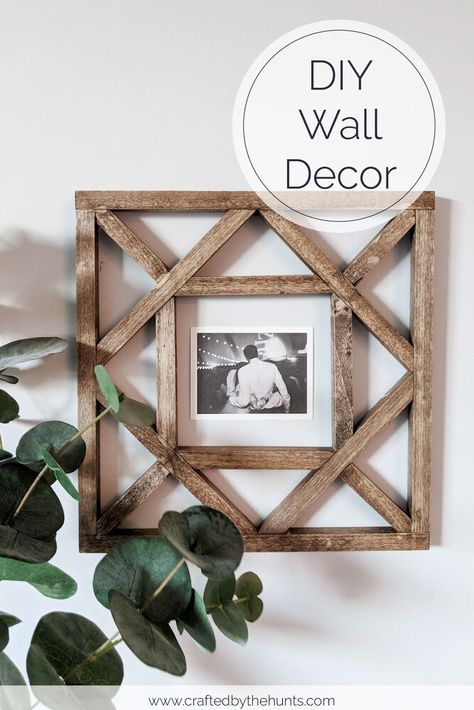 Looking for a cheap way to make over your bedroom decor? Check out these 20 easy DIY ideas to create a relaxing master bedroom without breaking the bank. #diy #bedroomdecor #budgethomedecor #roommakeover Wood Wall Decor Diy, Diy Wood Wall Decor, Kerajinan Diy, Diy Pallet Wall, Diy Wood Wall, Diy Wand, Hemma Diy, Dekor Diy, Diy Holz