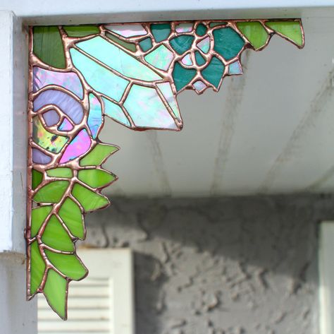 Fairy Garden Corner, Crystal corner, stained glass corner piece, home decor, succulents, crystal healing, christmas gifts, nature lover,cool by TheSweetKarmaBar on Etsy https://www.etsy.com/listing/552868536/fairy-garden-corner-crystal-corner Stained Glass Corner, Crystal Corner, Garden Corner, Glass Art Projects, Beach Glass Art, Deco Originale, Stained Glass Diy, Stained Glass Crafts, Art Stained