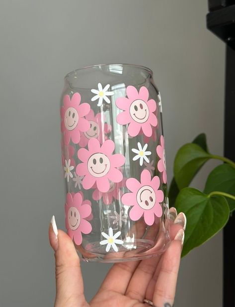 Glass Cup Painting Ideas, Glass Cup Painting, Smiley Face Cup, Summer Iced Coffee, Flower Glass Cup, Glass Can Cups, Glass Tumbler Design, Pink Smiley Face, Painting Glass Jars