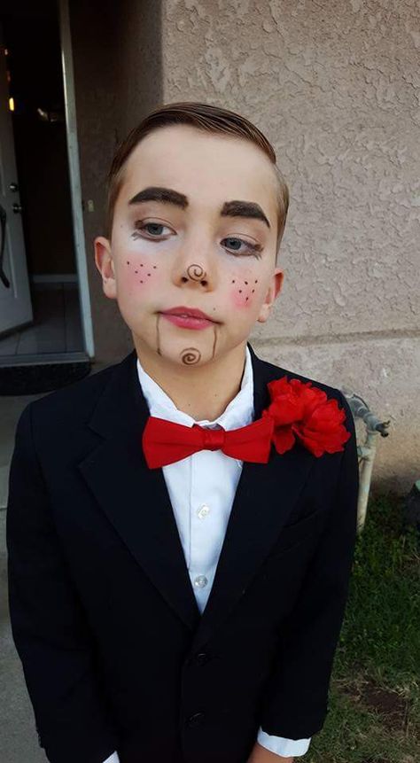 Slappy the Dummy Slappy Halloween Costume, Slappy The Dummy Makeup, Slappy Costume, Creepy Doll Makeup For Kids, Ventriloquist Dummy Makeup, Scary Ventriloquist Doll Makeup, Slappy The Dummy, Scream Cast, Tissue Paper Flowers Diy