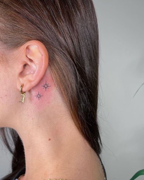 35 Unique Behind the Ear Tattoo Ideas to Inspire You Sparkle Ear Tattoo, Behind Ear Star Tattoo, Sparkle Tattoo Behind Ear, Puzzle Piece Tattoos, Sparkle Tattoo Design, Tattoo Sparkle, Star Tattoos Behind Ear, Behind The Ear Tattoos, Behind The Ear Tattoo Ideas