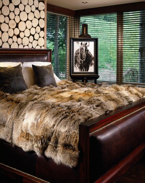 Perfect lodge furnishings Mountain Bedroom Ideas, Bedroom Ideas Master Suite, Fur Bedroom, Mountain Bedroom, Design Inspired By Nature, Aspen Mountain, Bed Headboards, Condo Interior, Bed Spread