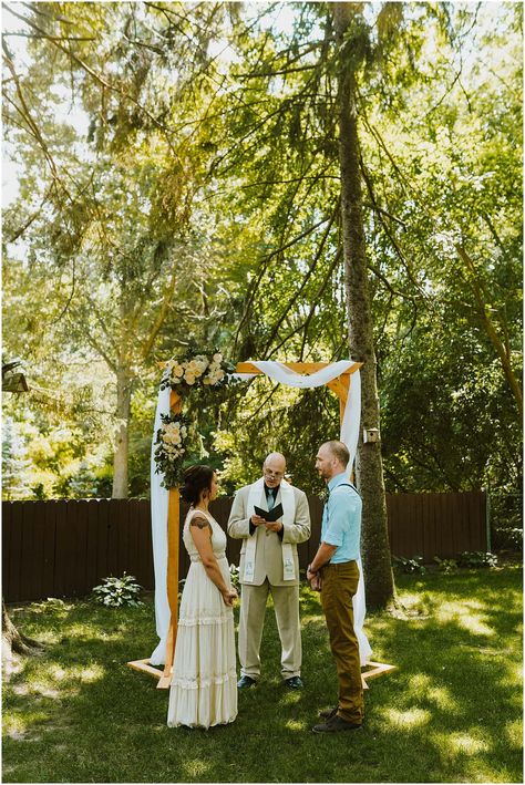 Michigan Backyard, Wedding Checklist Timeline, Backyard Elopement, Backyard Wedding Ceremony, Small Backyard Wedding, Backyard Weddings, Wedding Backyard, Summer Backyard, Wedding Ceremony Photos