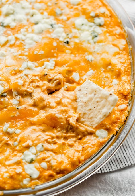 Buffalo Chicken Dip Oven, Chicken Wing Dip, Buffalo Sauce Recipe, Buffalo Chicken Dip Crock Pot, Blue Cheese Recipes, Crockpot Buffalo Chicken, Buffalo Chicken Dip Easy, Spicy Buffalo Chicken, Crock Pot Dips