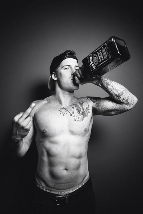 Zack Merrick, All Time Low Zack Merrick, Alex Gaskarth, Go To The Cinema, Living In England, Love Band, All Time Low, Punk Bands, Pierce The Veil, Jack Daniels