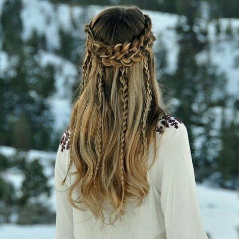 Viking style ☆ Viking Style Hair, Viking Braids, Hairstyles For Wedding, Wedding Braids, Creative Hair Color, Viking Wedding, Wedding Hairstyles Bride, Viking Hair