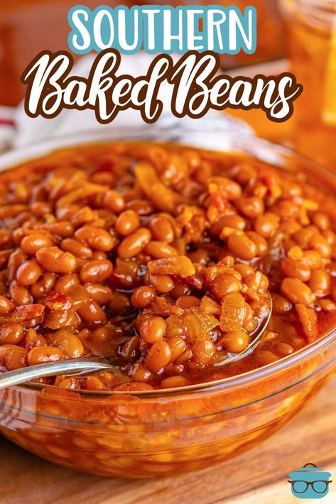 These Southern Baked Beans are the best homemade baked beans you will ever make! An easy, delicious side dish for any cookout or BBQ! Southern Style Baked Beans, Homemade Baked Beans Recipe, Southern Baked Beans, Vegetarian Baked Beans, Bacon Bbq Sauce, Canned Baked Beans, Slow Cooker Baked Beans, Easy Baked Beans, Baked Beans With Bacon