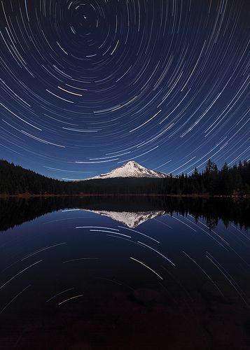 Lake Trillium Star-trails | Flickr - Photo Sharing! Long Exposure Stars, Star Trails Photography, Star Photography, Mount Hood, The North Star, Star Trails, Design Bag, Space Photos, The Full Moon