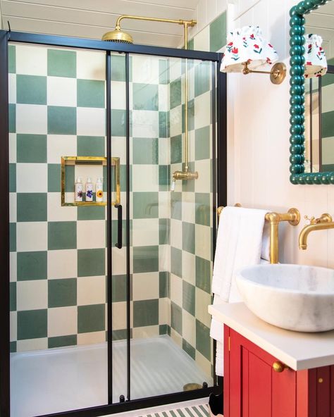 Checkered Wall Tiles Bathroom, Chequered Tiles Bathroom, Checker Shower Tile, Checkerboard Tiles Bathroom, Fun Tiny Bathroom, Otto Tiles Bathroom, Checkered Tile Bathroom Wall, Eclectic Colorful Bathroom, Checkered Tiles Bathroom