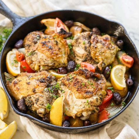 Skillet Chicken and Potatoes - Bowl Me Over Freezer Prep, Potatoes Vegetables, Cast Iron Chicken, Cooking The Perfect Steak, Chicken And Potatoes, Freezer Meal Prep, Italian Salad Dressing, Mediterranean Chicken, Chicken Spaghetti