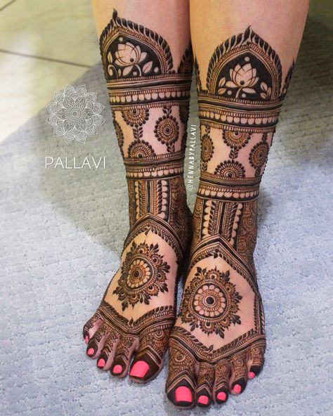 Intricate Bridal Feet design up to mid shins Leg Mehendi Designs For Bride, Feet Mehendi Bridal, Leg Mehndi Bridal Design, Bridal Mehendi Designs Legs Latest, Bridal Leg Mehandi Designs, Bridal Mehndi Foot Designs, Bridal Mehendi Legs Designs, Foot Mehandi Designs Bridal, Bridal Leg Mehendi Designs Simple