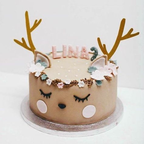 You will be all ready for the holidays with the 27 Most Popular Christmas Ideas! There's everything from a DIY Batman wreath to DIY Mickey ornaments! Reindeer Cakes, Animal Cakes, Dessert Bar, Cupcake Cake, Sweet Christmas, Love Cake, Fancy Cakes, Pretty Cakes, Creative Cakes