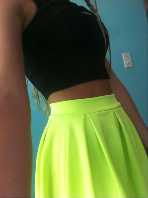 Highwaisted Skirts, Neon Skirt, Black Crop Tops, Neon Green, Cute Fashion, Passion For Fashion, Fashion Magazine, Women's Style, Pretty Outfits