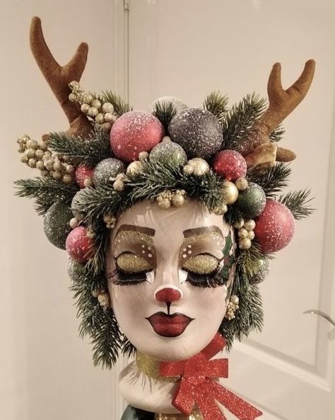 Fantasy Mannequin Head Ideas, Hair Salon Holiday Decor, Anything But Hair Project Cosmetology, Christmas Mannequin Head, Anything But Hair Mannequin Challenge, Mannequin Head Art, Christmas Mannequin, Mannequin Ideas, Cosmo School