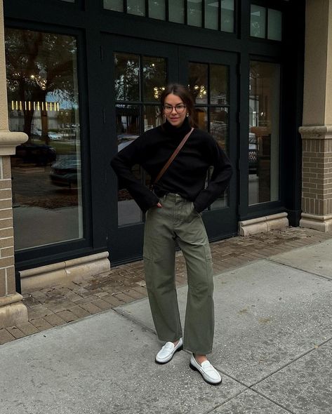 jessi caparella (@jessiinsanfrancisco) • Instagram photos and videos Ecru Jeans Outfits, Silky Pants, Barrel Jeans, Jeans Outfit Winter, Olive Pants, Winter Outfit Ideas, Wool Trench Coat, Winter Jeans, Teacher Outfit