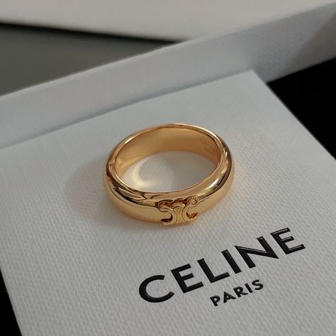 Celine Ring, Celine Jewelry, Couple Ring Design, Simple Jewellery, Jewelry Fashion Trends, Jewelry Lookbook, Spring Outfits Women, Jewelry Photography, Couple Rings