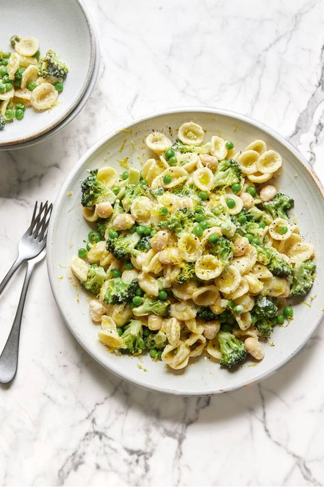 Ella Mills’ lemony pea and broccoli pasta recipe – The Irish News Roasted Cauliflower Pasta, Broccoli Pasta Recipe, Blue Apron Recipes, Cauliflower Pasta, Broccoli Rabe, Broccoli Pasta, Pasta Noodles, Roasted Cauliflower, Sun Dried Tomato