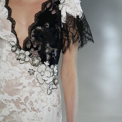 SS16 Details by officialrodarte Black And White Lace Dress, 2016 Fashion Trends, White Lace Dress, Couture Details, Lace Fashion, 2016 Fashion, White Fashion, Fashion Week Spring, Fashion Details