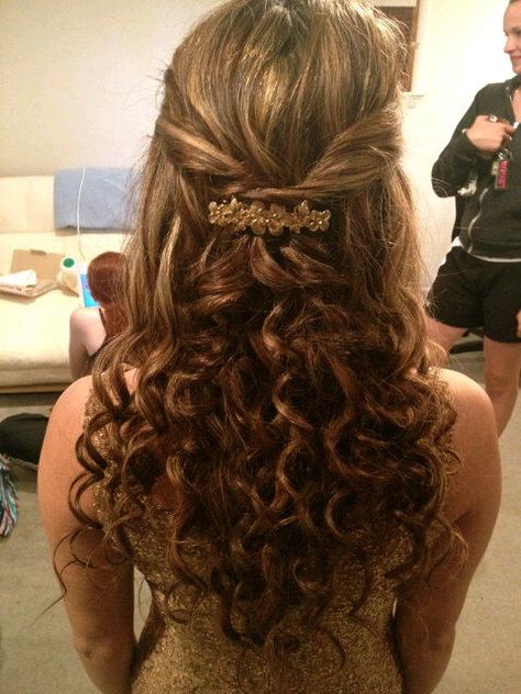 Cute Prom Hairstyles, Cute Curly Hairstyles, College Hacks, Half Up Hair, Formal Hairstyles, Homecoming Hairstyles, Hair Dos, Prom Hair, Pretty Hairstyles