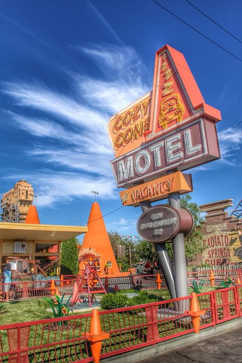 Cozy Cone Motel Cars Land Cars Land Wallpaper, Disneyland California Pictures, Prom Cars, Cars Land Disneyland, Cozy Cone Motel, Cars Nursery, Cube Ideas, Lock Screen Aesthetic, Western Aesthetic Wallpaper