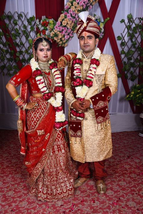 Sadi Coupal Pose, Copul Poses Sadi, Dulha Pic, New Couple Pic, Coupal Pose, Sadi Pose, Jai Mala, शादी की तस्वीरें, Haldi Ceremony Outfit