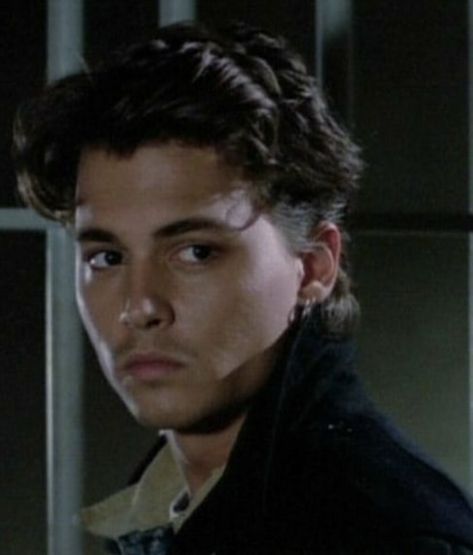 Mullet Guys, Johnny Depp Hair, 90s Johnny Depp, Tim Burton Johnny Depp, Johnny Depp Fans, Young Johnny Depp, 80s Men, Tim Burton, Johnny Depp