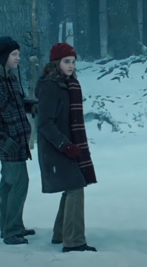 Hermione Granger Outfits, Hogwarts Christmas, Prisoner Of Azkaban, Harry Potter Hermione, Outfits Fall, Hermione Granger, Emma Watson, Hermione, Outfits Aesthetic