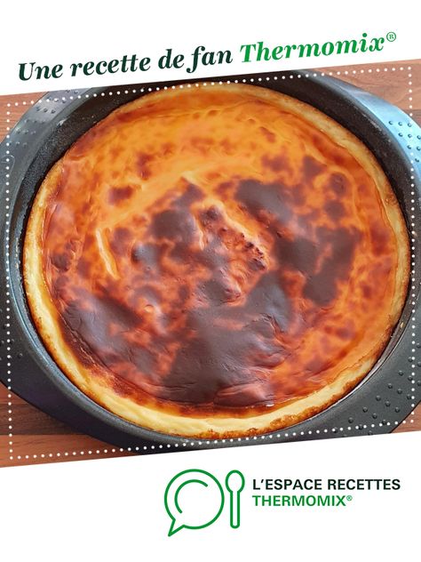 FLAN PÂTISSIER SANS PATE par crjer. Une recette de fan à retrouver dans la catégorie Pâtisseries sucrées sur www.espace-recettes.fr, de Thermomix<sup>®</sup>. Thermomix Desserts, Beignets, Flan, Biscuits, Pie, Dessert, Fan, Thermomix