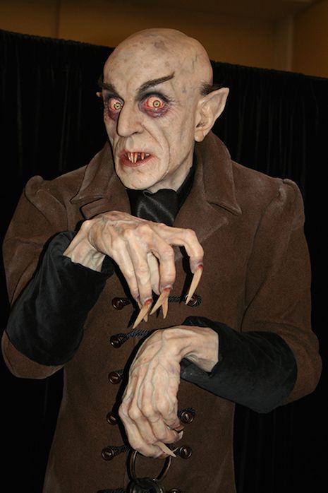 Life-sized sculpture of Nosferatu by master sculptor Mike Hill Max Schreck, Classic Monster Movies, Monster Squad, Bela Lugosi, Film Horror, Famous Monsters, Horror Monsters, Scary Monsters, Vampire Academy