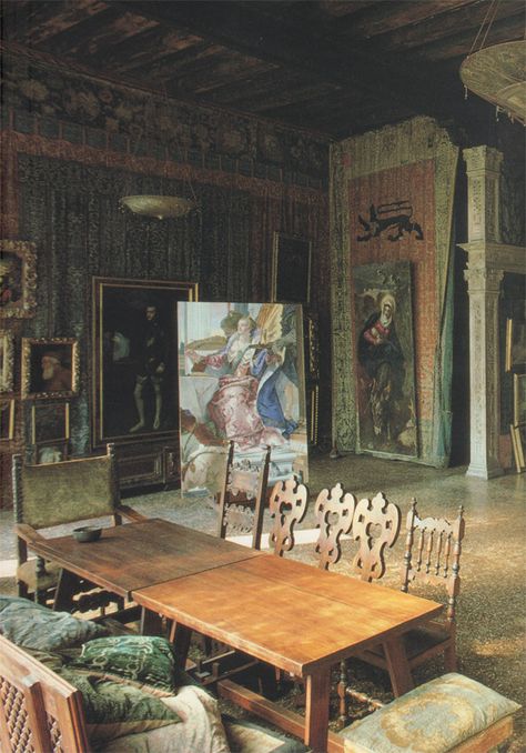 Architecture Baroque, Fortuny Fabric, Mariano Fortuny, Italian Interior, Classic Interior, Old World Charm, Beautiful Interiors, Artist Studio, Old World