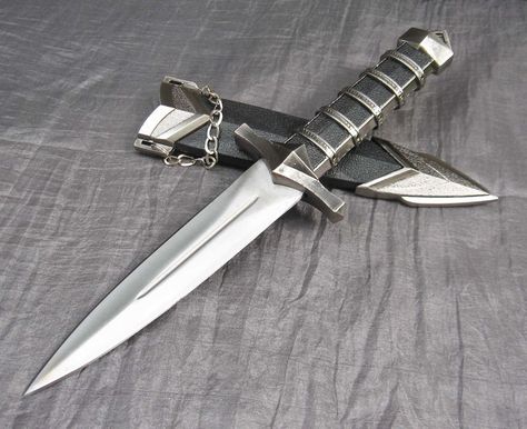 Gothic Athame Medieval Dagger Black and Silver Ritual Knife Altar ... Gothic Knife, Medieval Dagger, Silver Knife, Knife Aesthetic, Pretty Knives, Cool Swords, Cool Knives, Black And Silver, Swords