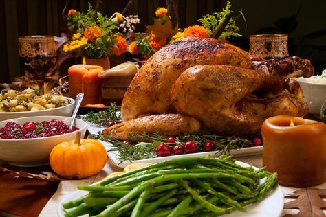 Skip the Stuffing! Instead, Stuff Your Thanksgiving Turkey With This! | Cooking Tips | 30Seconds Food Thanksgiving Menu List, Best Turkey Brine, Thanksgiving Menu Planner, Turkey Table, Traditional Thanksgiving Dinner, Holiday Recipes Thanksgiving, Turkey Brine Recipes, Traditional Thanksgiving Menu, Brine Recipe