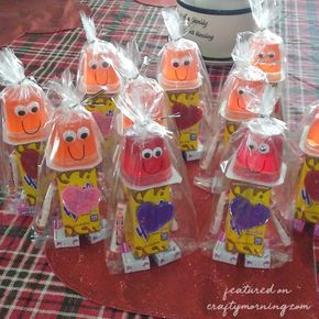 Valentine Robot Snacks for Kids to Make - Crafty Morning Robot Snacks, Snacks For Kids To Make, Classroom Birthday Treats, Valentine Robot, Valentine Snacks, Valentines Robots, Valentine Classroom, Valentines Diy Kids, Valentines Snacks