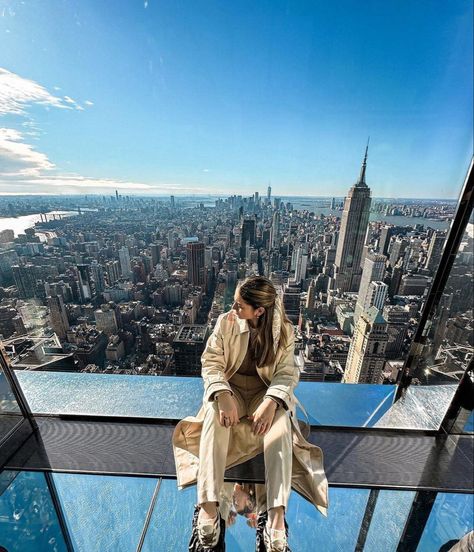 Summit Outfit Ideas, Summit One Vanderbilt Outfits, Central Park Picture Ideas, Ny Outfits Spring, Summit One Vanderbilt Photo Ideas, New York Picture Ideas, Madrid Pictures, Summit One Vanderbilt, One Vanderbilt