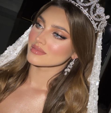 Arabic Bride Makeup, Wedding Makeup Blonde, Arab Makeup, Pink Lips Makeup, Moroccan Bride, Bridal Glam, Arabic Makeup, Wedding Makeup Looks, Makeup Eye Looks