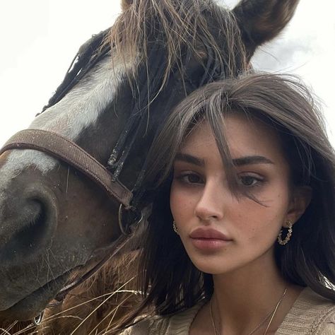 Miss Girl, Aesthetic Captions, Natural Glowy Makeup, Horse Aesthetic, Arabian Beauty, Instagram Inspiration Posts, Aesthetic Photography Grunge, Riding Outfit, Horse Girl