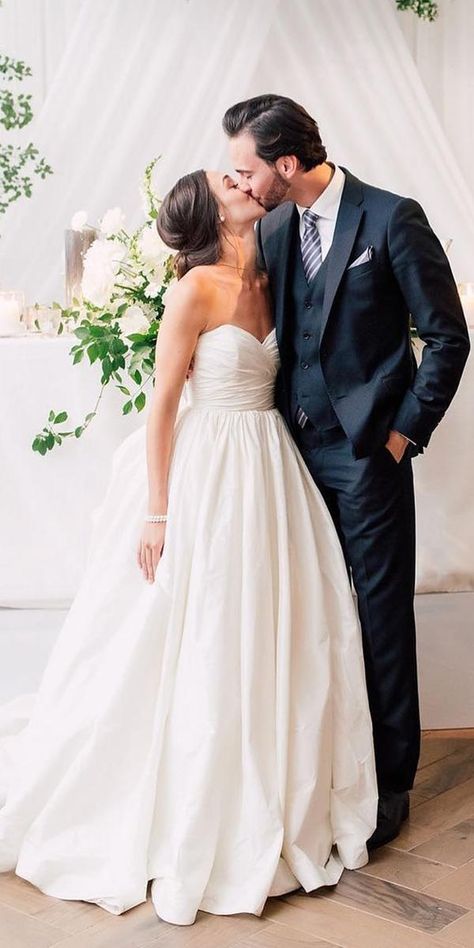 Simple Ball Gown, Fashion Forward Wedding, Unique Wedding Gowns, Western Wedding Dresses, Dresses Unique, Pnina Tornai, Sweetheart Wedding Dress, Dresses Simple, Backless Wedding