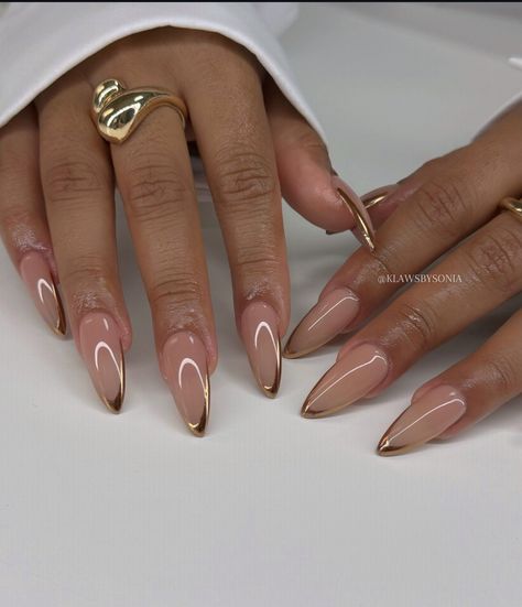 Glam Nails Almond Shape, French Manicure With Gold Tips, Almond Nails Gold French Tip, Golden Summer Nails, Almond Nails With Gold Tips, French Manicure On Almond Nails, Gold Almond French Tip Nails, Gold And Brown Nails Design, Acrylic Nails With Gold Design