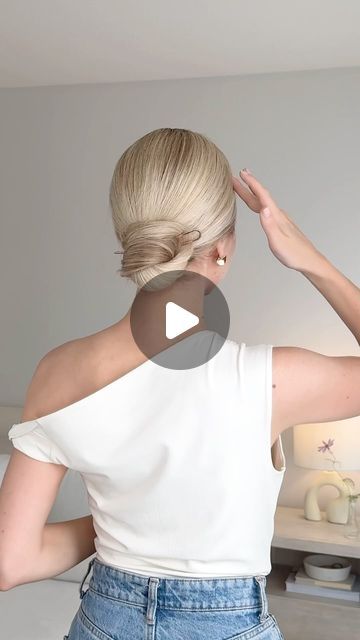 Alex Gaboury on Instagram: "Easy updo hairstyle with a hair fork ❤️
#hairstyle #hairvideos #longhairstyles #hairtutorial #updo #hairfork" Fork Hairstyle, Alex Gaboury, Easy Updo, Easy Updo Hairstyles, Hair Fork, Hair Updos, Hair Videos, Hair Tutorial, Long Hair Styles